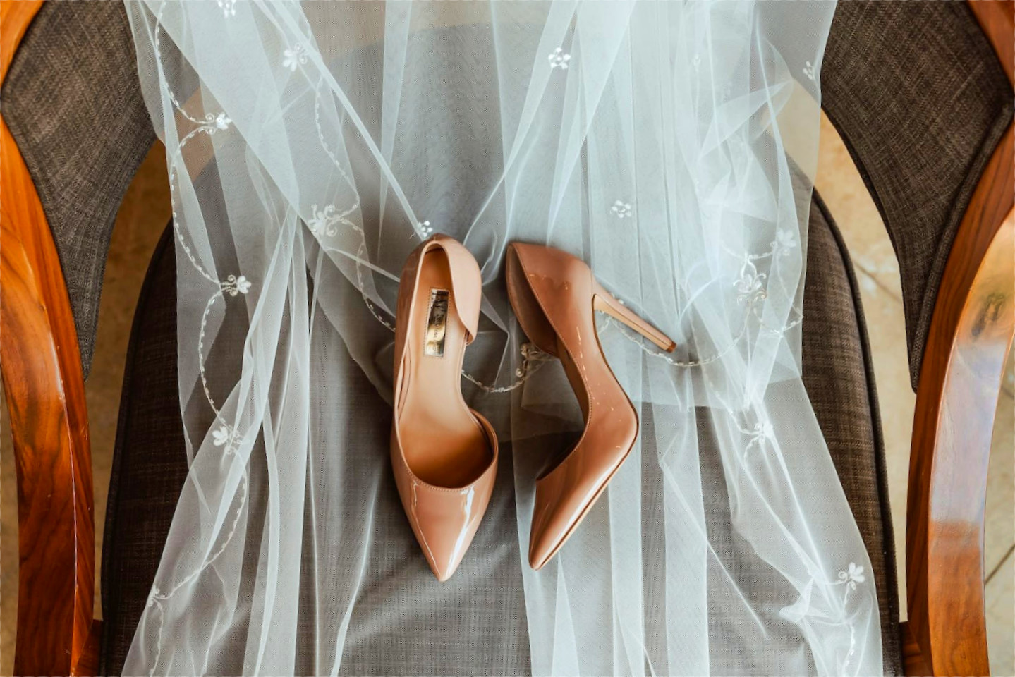 low cost wedding videos capture the details of a brides view and shoes